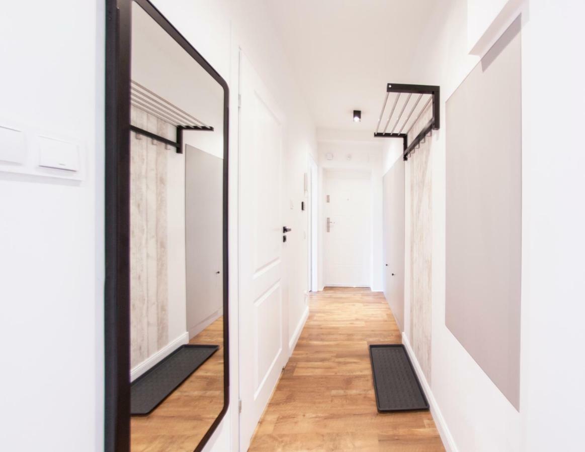 Family Luxury Comfort Old Town Apartament, 1-8, 2 Sypialnie I Salon, Parking W Cenie Gdansk Ngoại thất bức ảnh