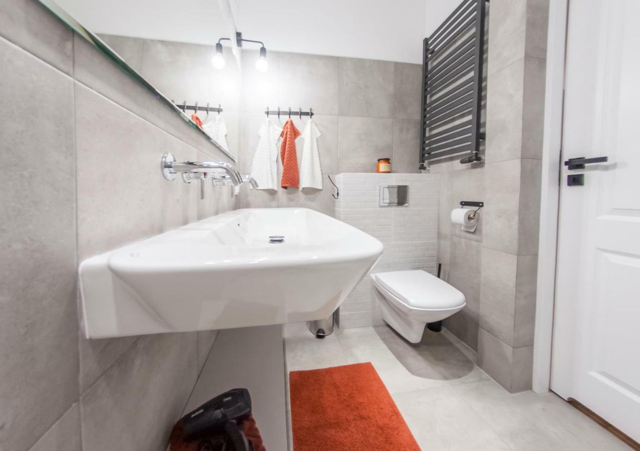 Family Luxury Comfort Old Town Apartament, 1-8, 2 Sypialnie I Salon, Parking W Cenie Gdansk Ngoại thất bức ảnh